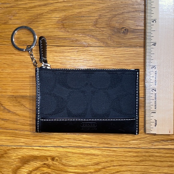 Coach - Zip Card Holder - Black - Picture 3 of 6
